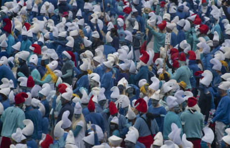 France: record du monde de rassemblement de Schtroumpfs